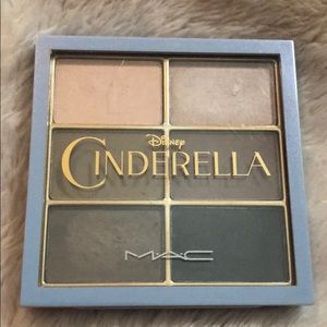 ✨FLASH SALE✨ MAC x Disney’s Cinderella Eyeshadow